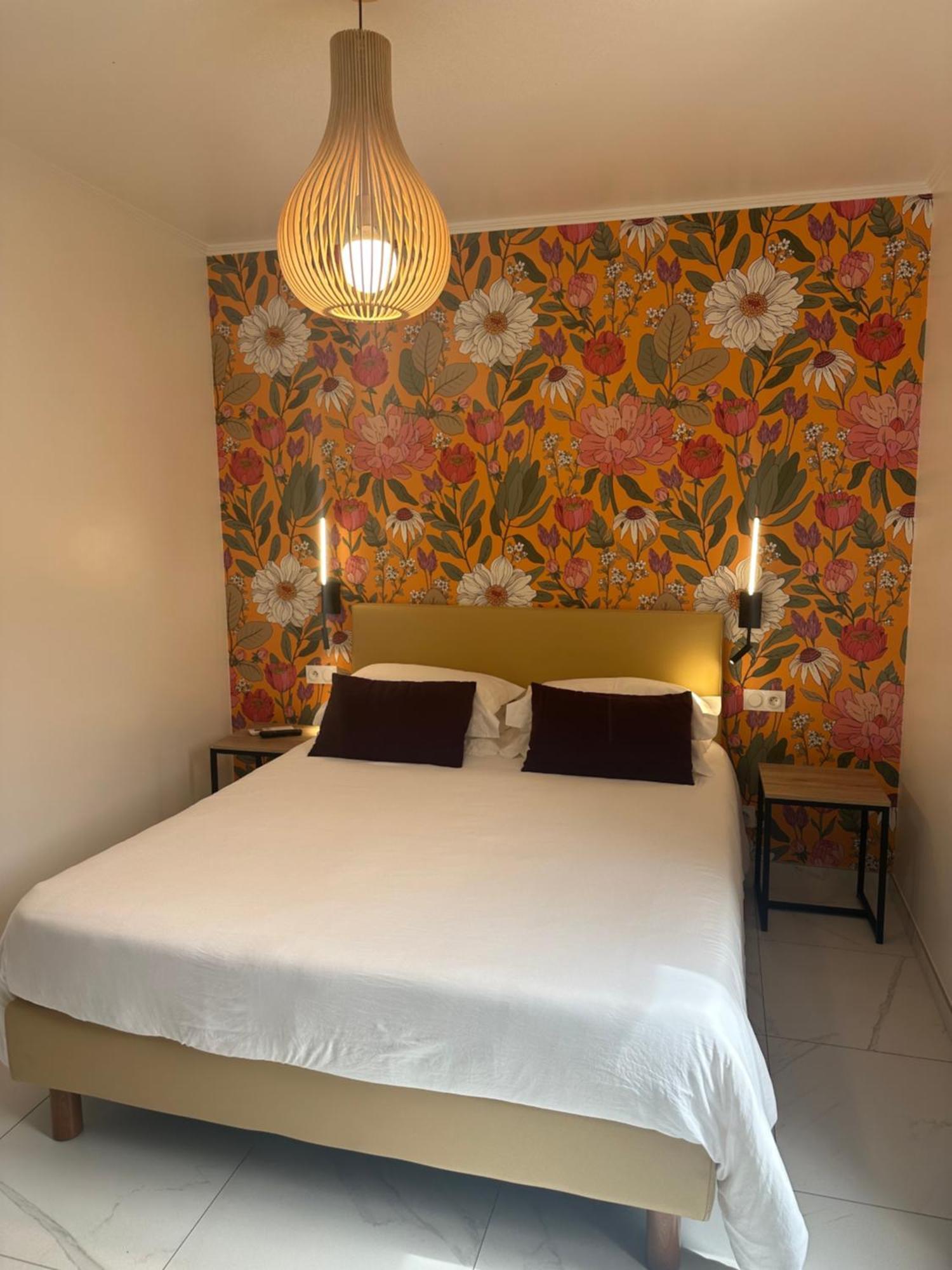 Kyrn Flor Bed & Breakfast 3*